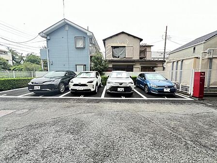 敷地内の駐車場です。