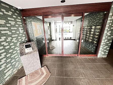 エントランスです。皆様やお客様をお出迎え致します。