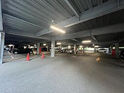 駐車場ももちろん完備しておりますのでお車所有の方にも心強いです。