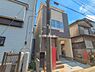 外観：前面道路を含めた現地写真です。