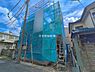 外観：前面道路を含めた現地写真です。