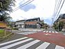 外観：前面道路を含めた現地写真です。