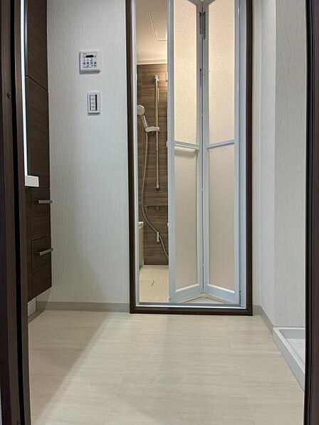 脱衣所は小さなお子様がいるご家庭にも重宝されます。