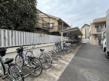 敷地内の駐輪場です。
