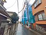 外観：前面道路を含めた現地写真です。