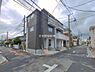 外観：前面道路を含めた現地写真です。