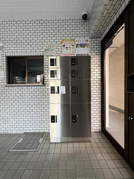 不在時にも荷物を受け取れる宅配ボックス。