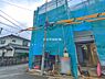 外観：前面道路を含めた現地写真です。