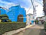 外観：前面道路を含めた現地写真です。
