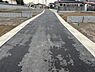 外観：前面道路を含めた現地写真です。
