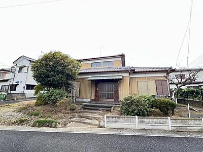 外観:間取はファミリーにもおすすめ5LDKの中古戸建です。 外観:間取はファミリーにもおすすめ5LDKの中古戸建です。