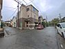 外観：前面道路を含めた現地写真です。