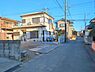 外観：前面道路を含めた現地写真です。