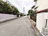 外観：前面道路を含めた現地写真です。