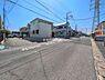 外観：前面道路を含めた現地写真です。
