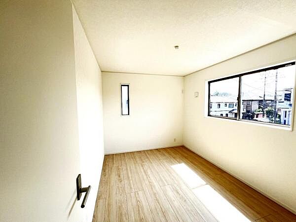 洋室を拡大表示