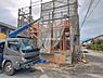 外観：前面道路を含めた現地写真です。