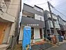 外観：前面道路を含めた現地写真です。