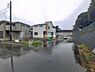 外観：前面道路を含めた現地写真です。