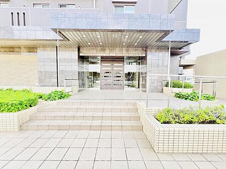エントランスです。皆様やお客様をお出迎え致します。