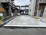駐車場：セカンドカーにも便利な並列駐車2台可能です。
