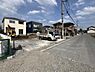 外観：前面道路を含めた現地写真です。ぜひ周辺環境も併せてご覧ください。