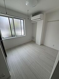 ポルトリヴェール 102 1階ワンルームのリビング/ダイニング