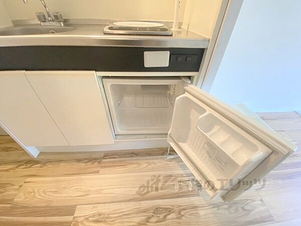 画像24:小型冷蔵庫