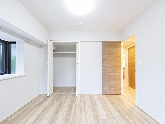 寝室 コスモ与野ヒルズ 1階/105号室