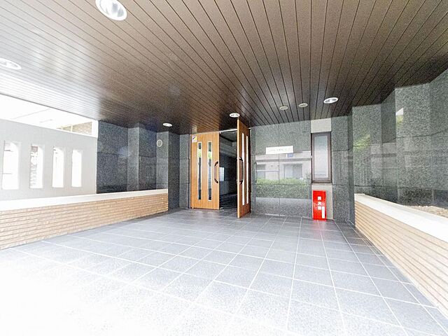 エントランス コスモ与野ヒルズ 1階/105号室