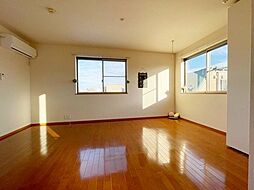 ホワイトベース 102 3階ワンルームのリビング/ダイニング