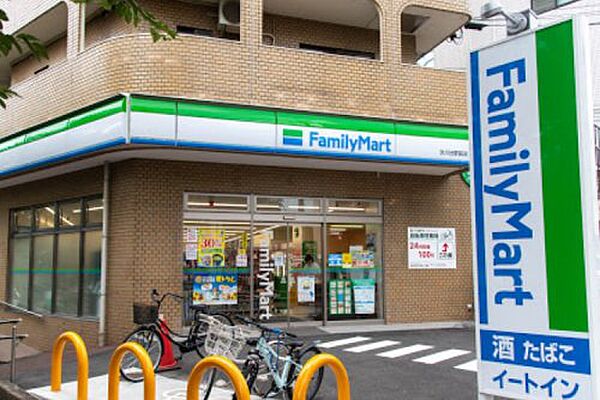 画像18:【コンビニエンスストア】ファミリーマート 氷川台駅前店まで512ｍ