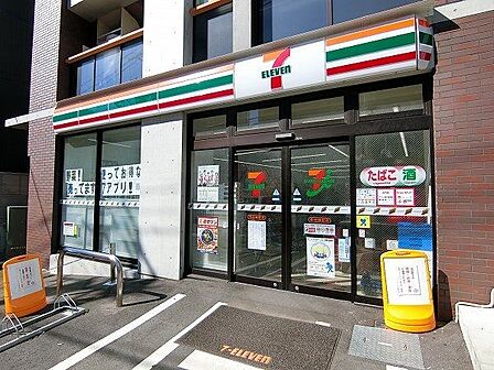 セブンイレブン市谷柳町店 徒歩6分。 470m