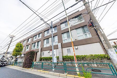 【外観】重厚感のある外壁タイル貼りのマンションです。