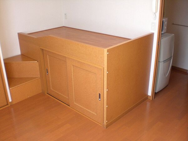 画像5:ベッドの下には、収納スペースが付いています。