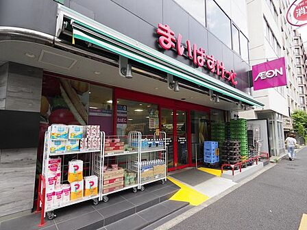 まいばすけっと新富町駅東店 徒歩2分。 100m