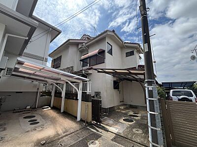 外観：ゆとりある間取り6部屋ある閑静な住宅街に建つ中古戸建です♪