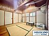 室内：2階のお部屋は、全室天井高の解放感のある空間となっております。