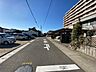 外観：南側前面道路　西方面