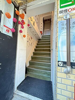 建物入口のドア...