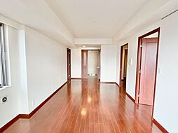 JR山手線 五反田駅 徒歩8分の賃貸マンション 26階3LDKのリビング/ダイニング