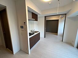 東京メトロ日比谷線 広尾駅 徒歩8分の賃貸マンション 4階1LDKのリビング/ダイニング