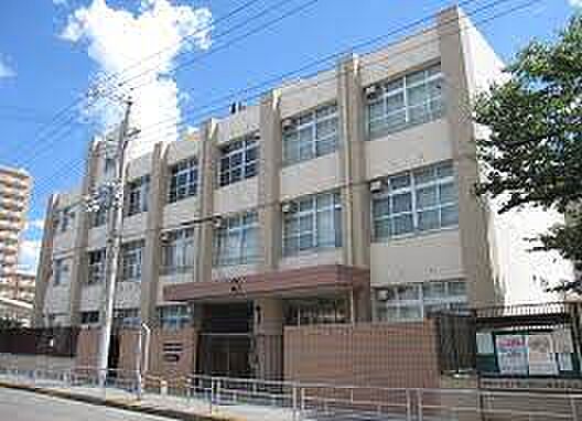 画像18:大阪市立三先小学校（394m）