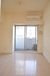 ジュネーゼみなと弁天町 5階1Kのリビング/ダイニング