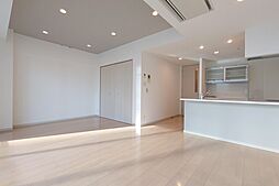 パシフィックロイヤルコートみなとみらいアーバンタワー 9階ワンルームのリビング/ダイニング