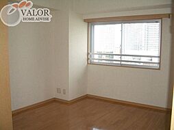 ドゥーエ横浜駅前 1703 17階2LDKのリビング/ダイニング