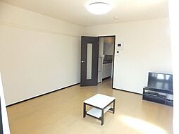 小田急小田原線 町田駅 バス16分 山崎団地入口下車 徒歩10分の賃貸アパート 2階1Kのリビング/ダイニング