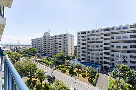 バルコニーからの眺め（南東方向）［2026年8月26日撮影］