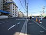 周辺：敷地北側の前面道路（東側から）