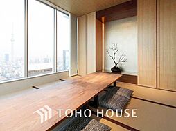 靴を脱いで寛げる和室ゲストルーム完備。ご両親や小さなお子様連れの来客にも喜ばれる空間です。